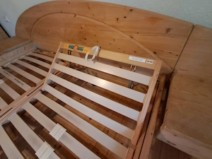 Massivholz-Doppelbett (Vollholz) inkl. 2 verstellbaren Lattenrosten & Nachttischen Bild 4