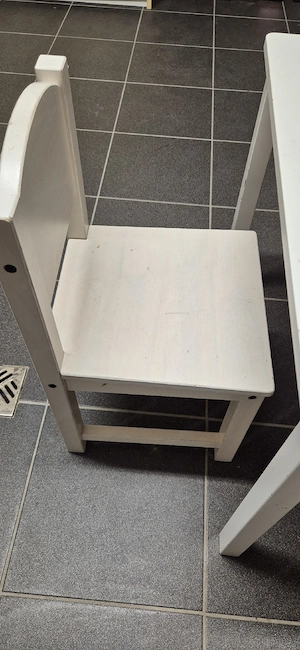 Kindertisch Bild 3