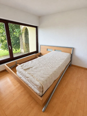 Bett mit Matratzen Bild 2