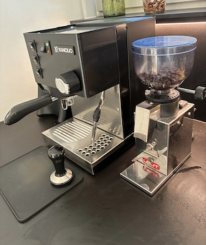 Rancilio Siebträgermaschine inkl. Lelit Kaffeemühle Bild 2