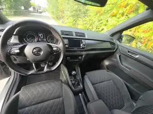 Skoda Octavia Kombi Monte Carlo Edition Bild 4