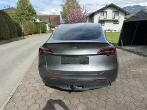 Tesla Y Performance  Bild 8