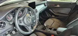 Mercedes Benz GLA Style 180 - echte Gelegenheit mit extrem wenigen Kilometern Bild 6