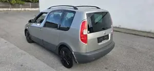 Skoda Roomster Scout AUTOMATIK!  1,6 Benziner  Bild 3