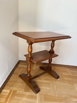Vintage Beistelltisch aus Holz mit Ablagefach Bild 2