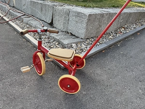 Dreirad Kinder in rot  Bild 3