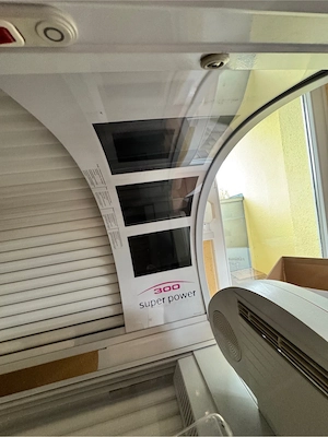 Solarium mit Gesichtsbräuner Bild 4