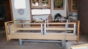Malsch AYLEEN 200 elektrisches Pflegebett   Krankenbett (3 Jahre alt) Bild 2