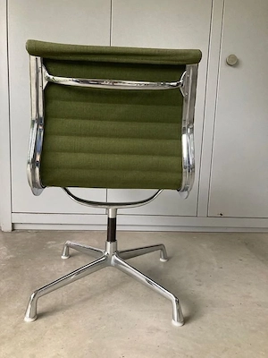 Aluminium Chair EA 105, Eames Bild 2