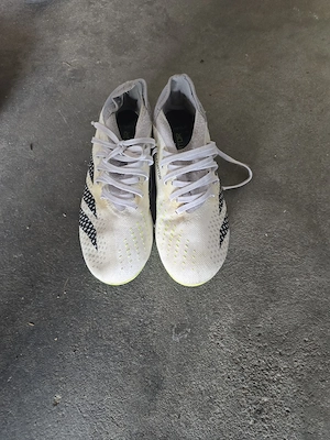 Adidas fussball Schuhe predator gr 39,5 Bild 2