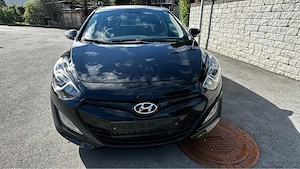 Hyundai i30 1.6 CRDi Top Zustand - Keyless - Pickerl 04 2027 (+4M) - 8-fach bereift in Frastanz Bild 3