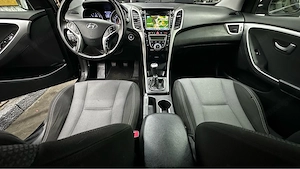 Hyundai i30 1.6 CRDi Top Zustand - Keyless - Pickerl 04 2027 (+4M) - 8-fach bereift in Frastanz Bild 6