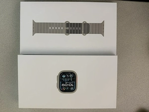 Apple Watch Ultra 2 49 mm Titanium + OVP,  2 Armbänder Bild 2