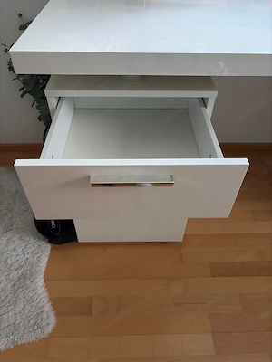 Schreibtisch Bild 2