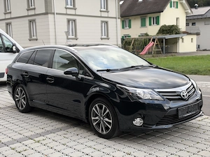 Toyota Avensis 1.8 Automatik NUR 98.000 KM Kombi