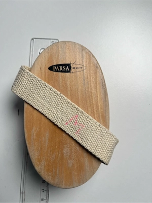 Massagebürste aus Holz mit Handschlaufe Bild 7