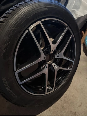 Mercedes Amg Felgen mit Winterreifen