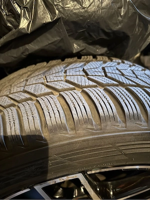 Mercedes Amg Felgen mit Winterreifen Bild 3