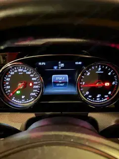 Mercedes-Benz E 220 d   132.000 km   Sehr Gepflegt