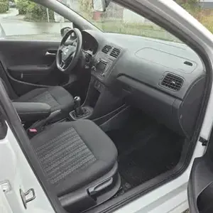 VW Polo - TÜV NEU - 2015 Baujahr Bild 3