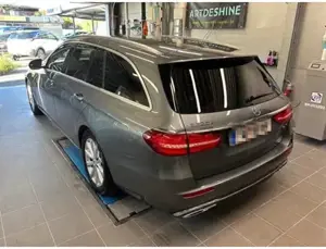 Mercedes-Benz E 220 d   132.000 km   Sehr Gepflegt Bild 5
