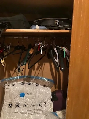 Vollholzschrank  Bild 4