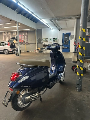 Vespa Primavera 50   EZ 06 2  km Bild 2