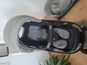 Kinderwagen mit Babywanne zu Verkaufen Bild 2