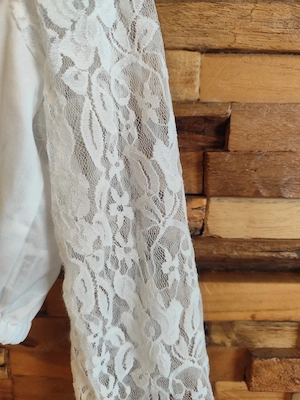 Dirndlbluse  Bild 3