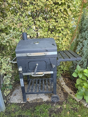 Holzkohlegrill Bild 2