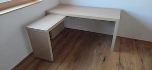 Schreibtisch zu verschenken