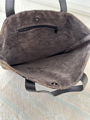 Designer-Tasche mit Seiden-Bezug und dazu passendem Seidentuch Bild 2