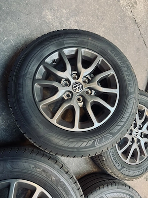 Original VW Transporter 16 Zoll Alufelgen + Goodyear 215 65 R16C Bild 9