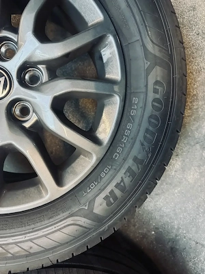 Original VW Transporter 16 Zoll Alufelgen + Goodyear 215 65 R16C Bild 2