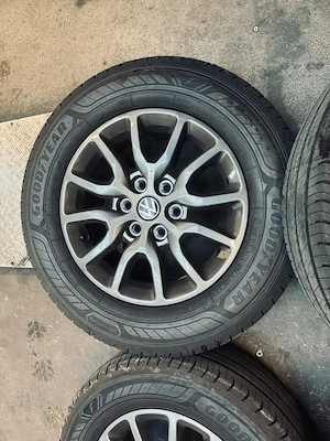 Original VW Transporter 16 Zoll Alufelgen + Goodyear 215 65 R16C Bild 3