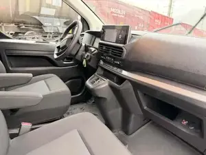 Peugeot Traveller Bild 11