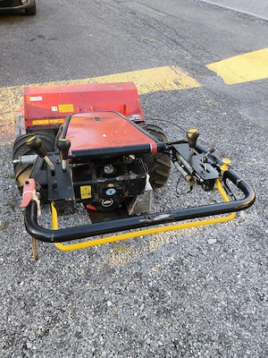 Gebr. AEBI Hydrocut HC 55 mit 16 PS B&S Motor zusammen mit Schlegelmulcher, Baujahr 2000 abzugeben   Bild 6