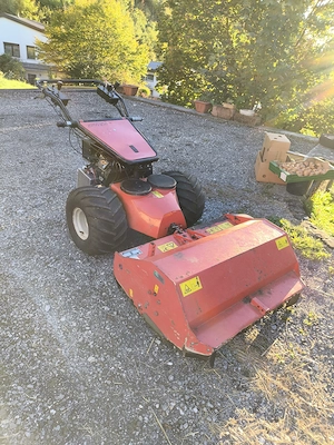 Gebr. AEBI Hydrocut HC 55 mit 16 PS B&S Motor zusammen mit Schlegelmulcher, Baujahr 2000 abzugeben   Bild 8