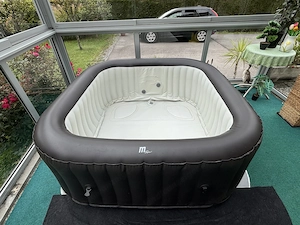 Whirlpool MSpa für 6 Personen Bild 3