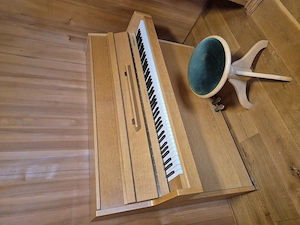 Klavier Furstein Bild 2