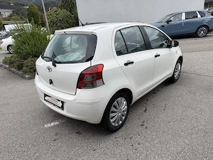 Toyota Yaris 1,0 VVT-i Young Bild 4