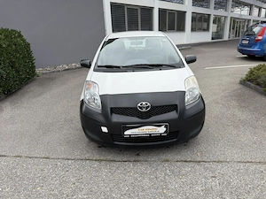 Toyota Yaris 1,0 VVT-i Young Bild 2