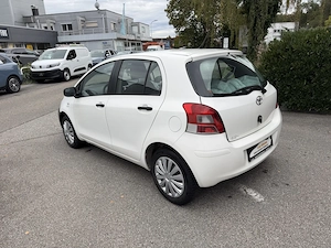 Toyota Yaris 1,0 VVT-i Young Bild 6