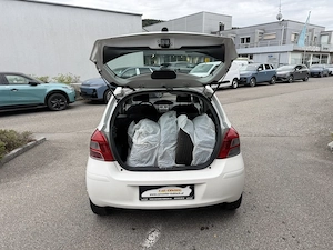 Toyota Yaris 1,0 VVT-i Young Bild 7