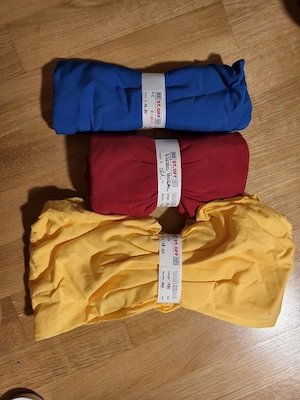 Stoffreste Rot Gelb Blau Basteln Nähen Bild 3