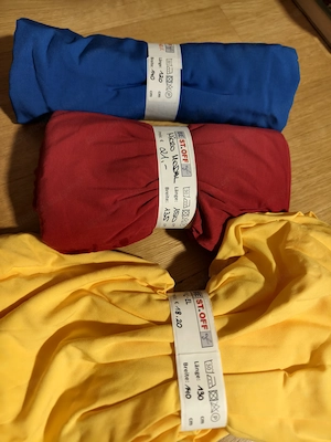Stoffreste Rot Gelb Blau Basteln Nähen Bild 2
