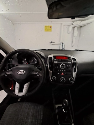 Kia Ceed 1.4 Benziner 1Besitz 92.000km Bild 3