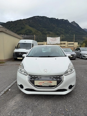 Peugeot 208 Active 1.4 e-HDi 68 FAP ASG 5  Erstbesitz Neu Vorgeführt  Bild 2