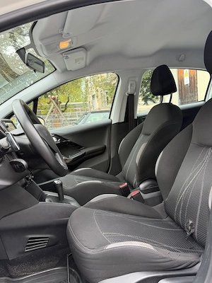 Peugeot 208 Active 1.4 e-HDi 68 FAP ASG 5  Erstbesitz Neu Vorgeführt  Bild 8
