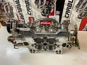 Edelbrock Performer 1406 Vergaser Bild 5